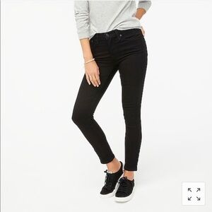 J. Crew 8" midrise black skinny jean in signature stretch in size  27 Item J5498